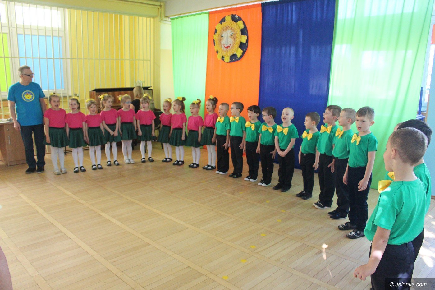 ryszard-kieek-spotka-sie-z-maluchami-okraglaczka-foto-74841