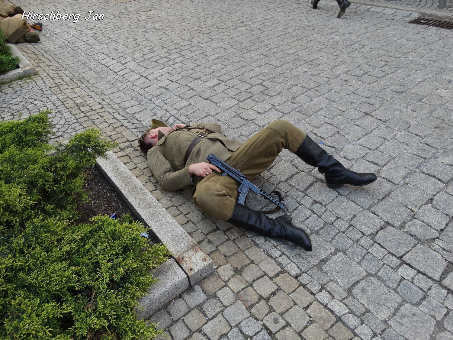 podziwiali-inscenizacje-wojenne-i-podziemia-foto-74871