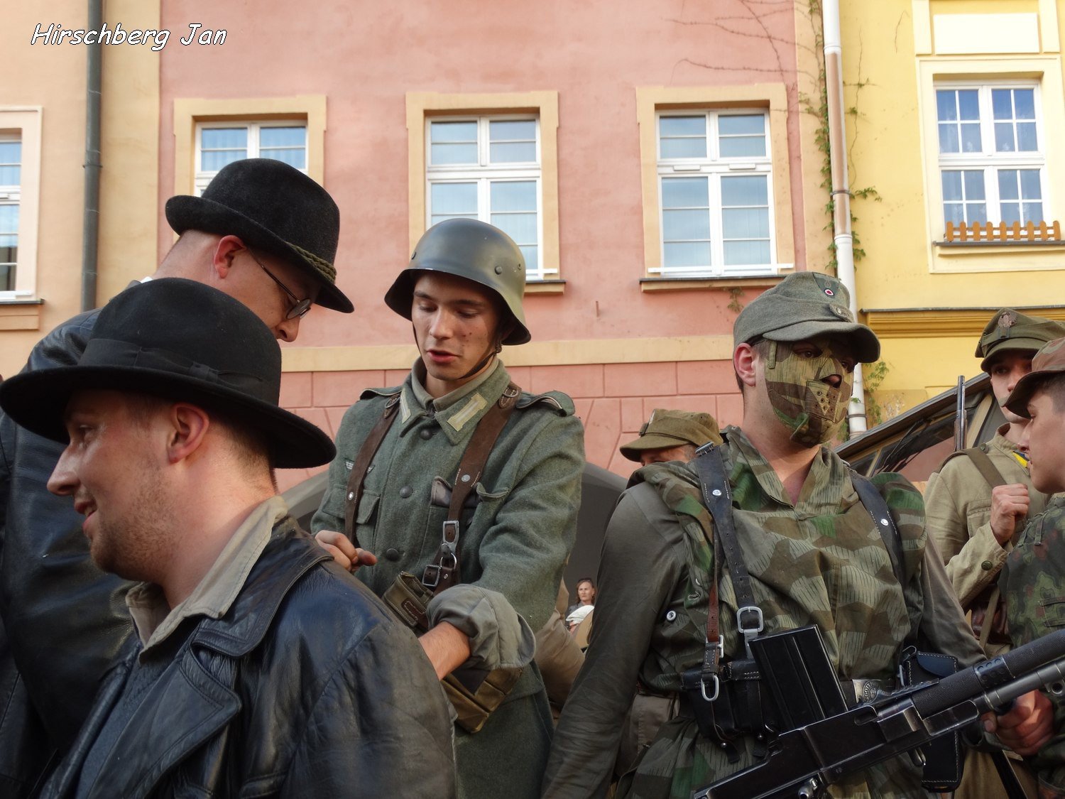 podziwiali-inscenizacje-wojenne-i-podziemia-foto-74871