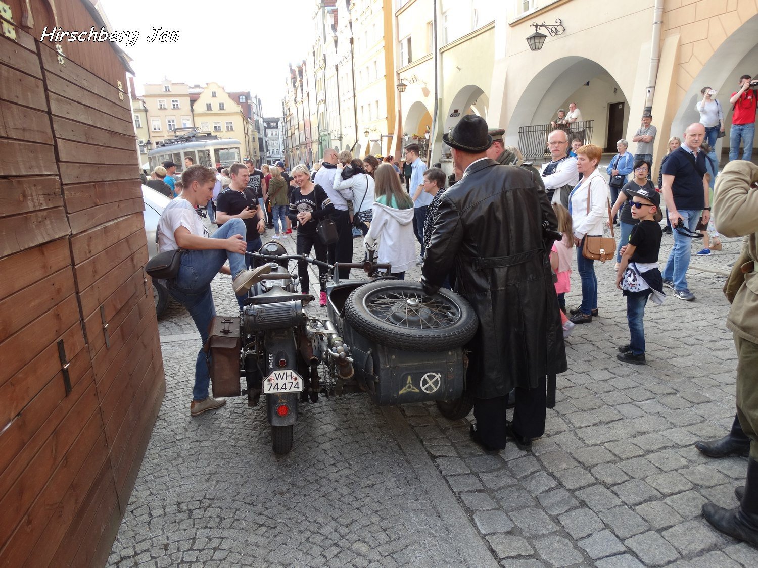 podziwiali-inscenizacje-wojenne-i-podziemia-foto-74871