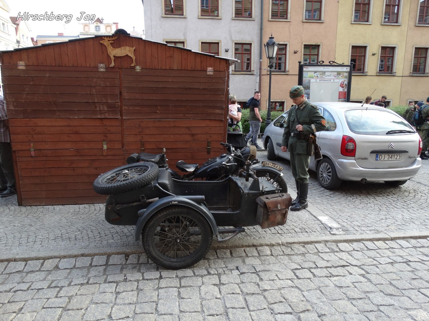 podziwiali-inscenizacje-wojenne-i-podziemia-foto-74871