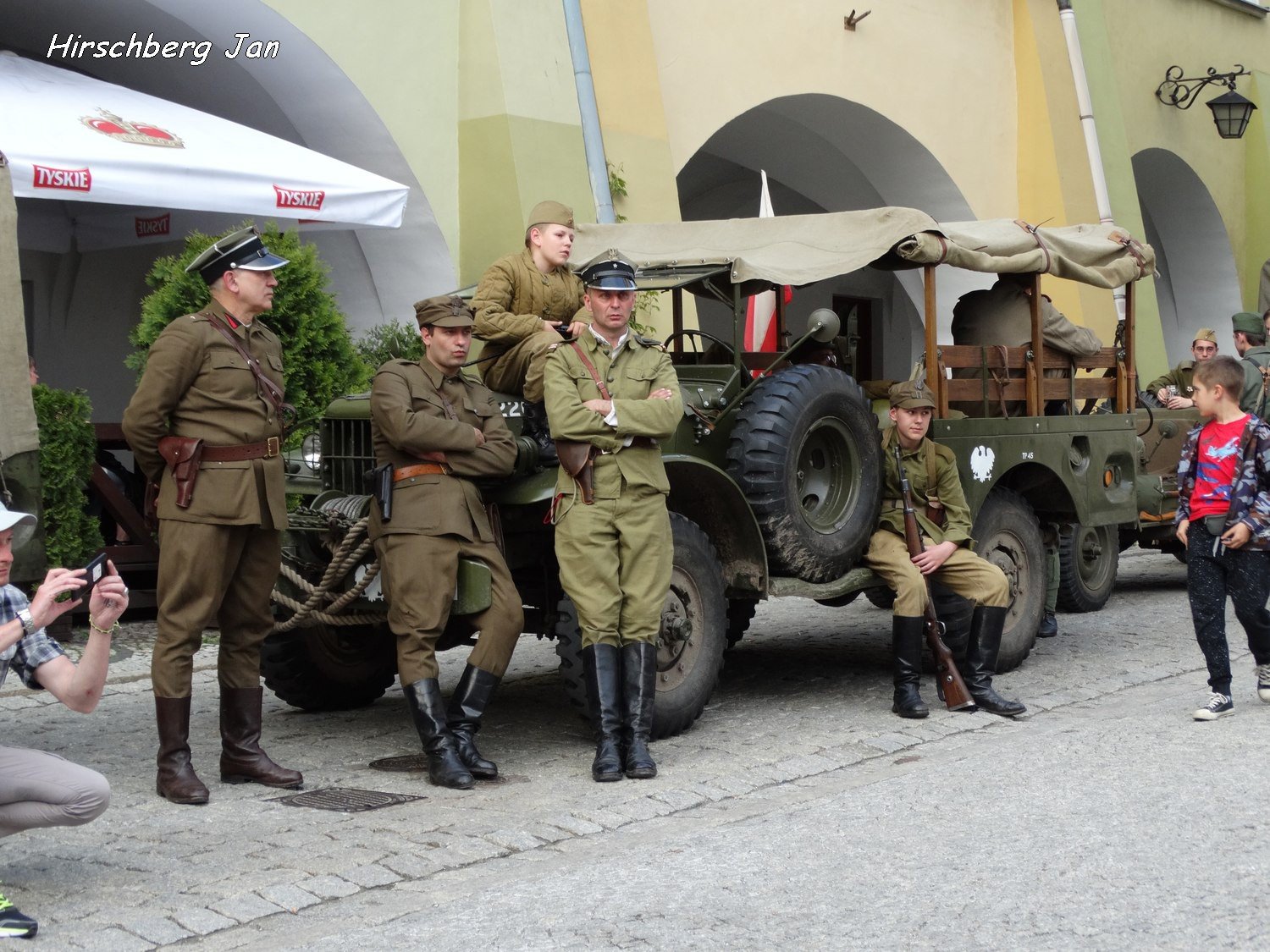 podziwiali-inscenizacje-wojenne-i-podziemia-foto-74871