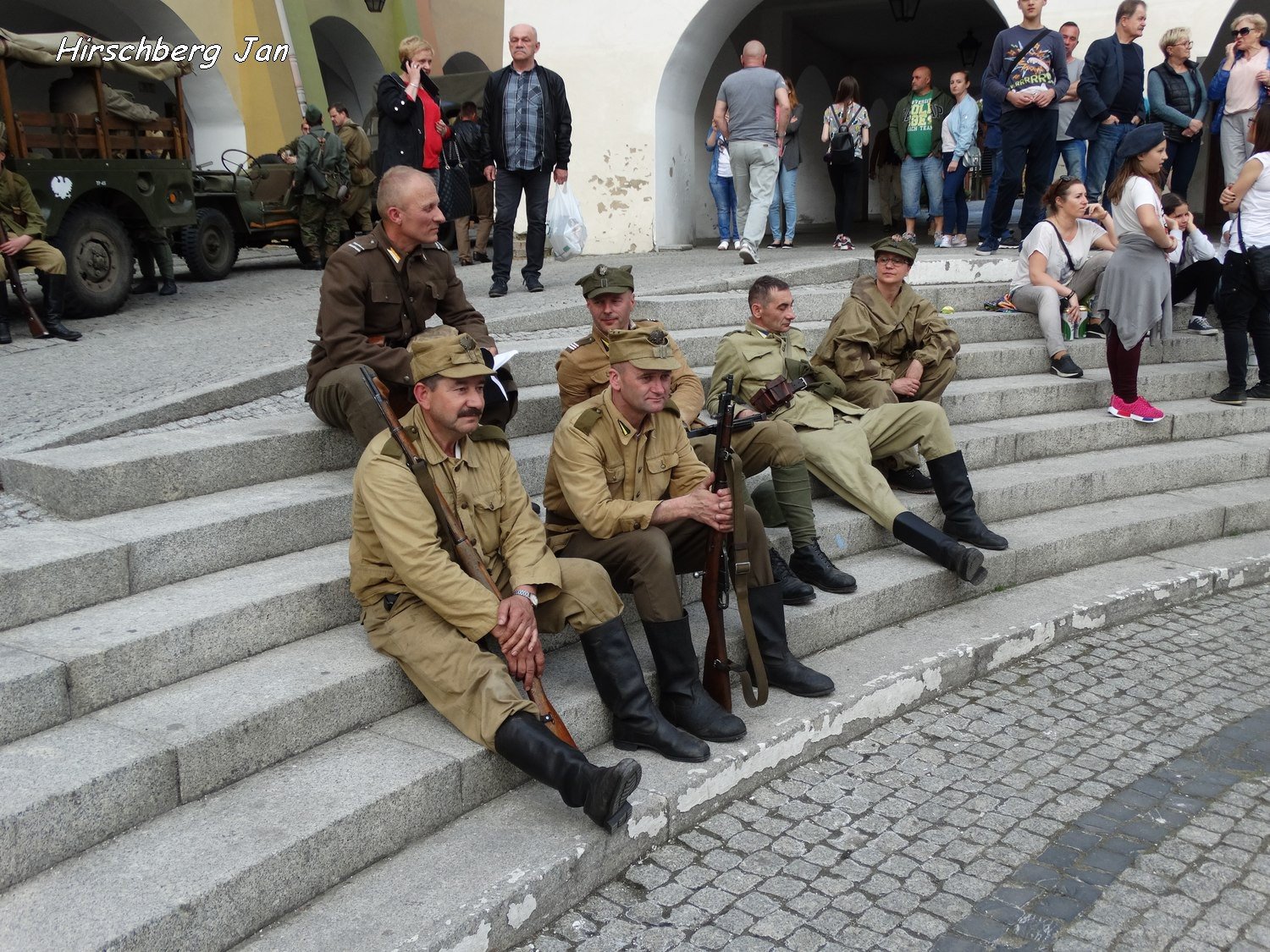 podziwiali-inscenizacje-wojenne-i-podziemia-foto-74871