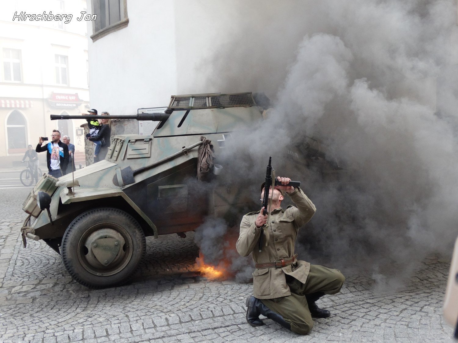 podziwiali-inscenizacje-wojenne-i-podziemia-foto-74871