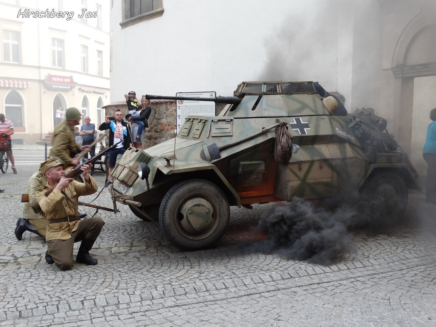podziwiali-inscenizacje-wojenne-i-podziemia-foto-74871