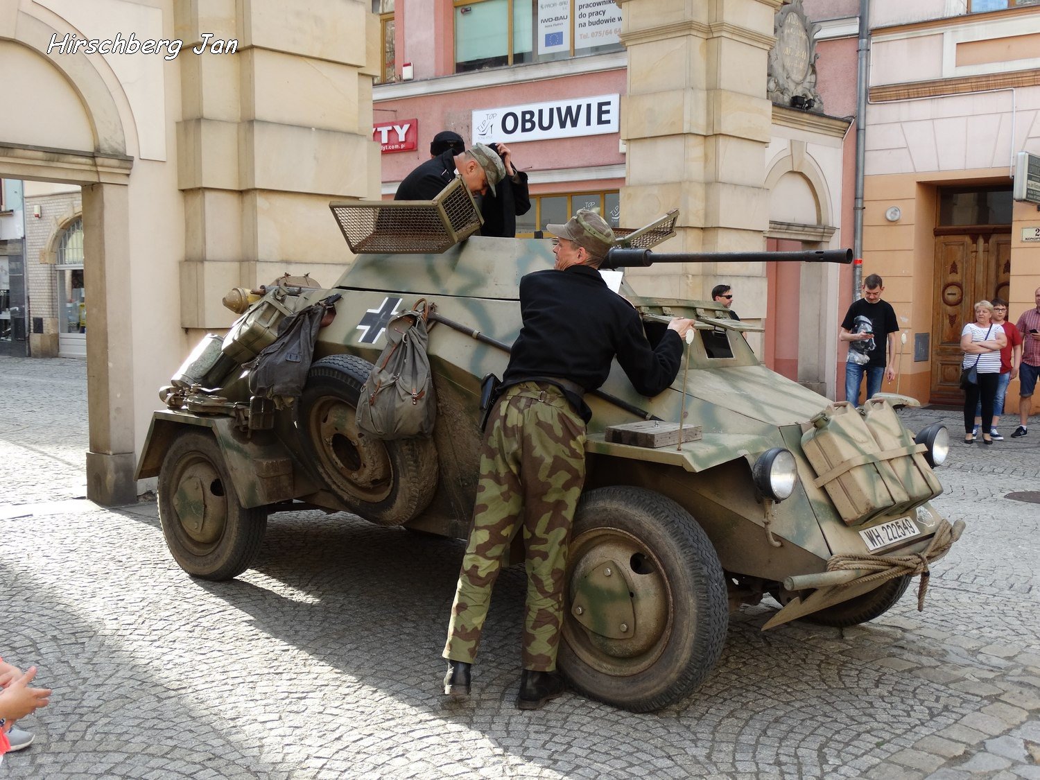 podziwiali-inscenizacje-wojenne-i-podziemia-foto-74871