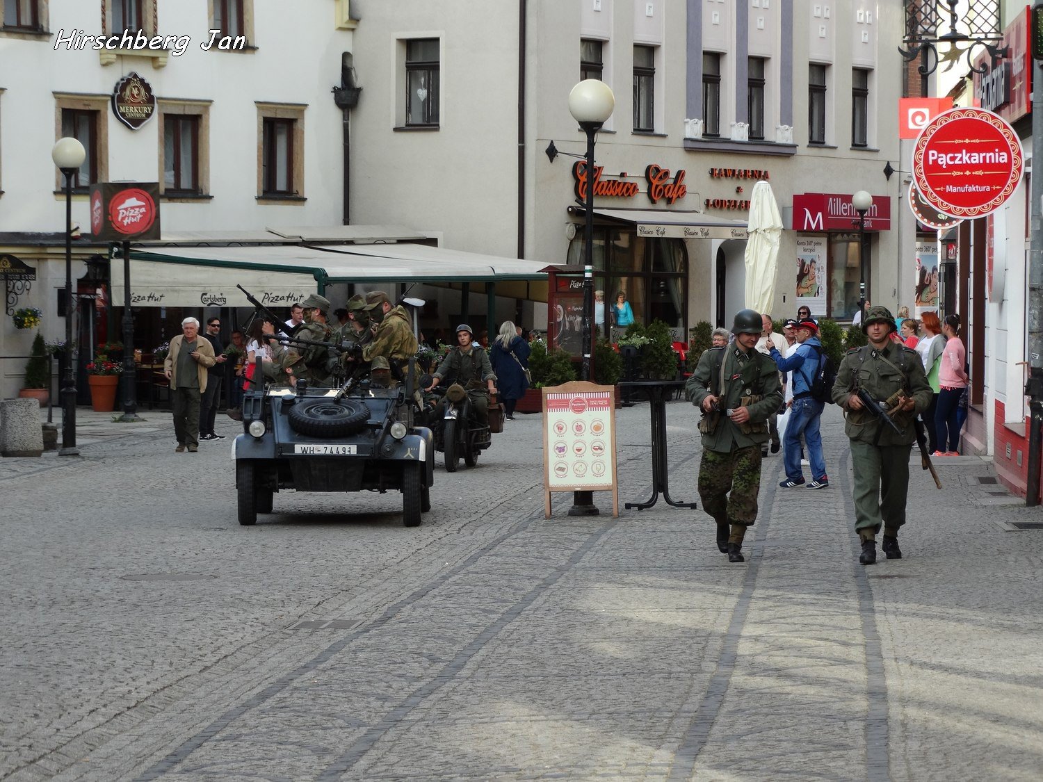 podziwiali-inscenizacje-wojenne-i-podziemia-foto-74871