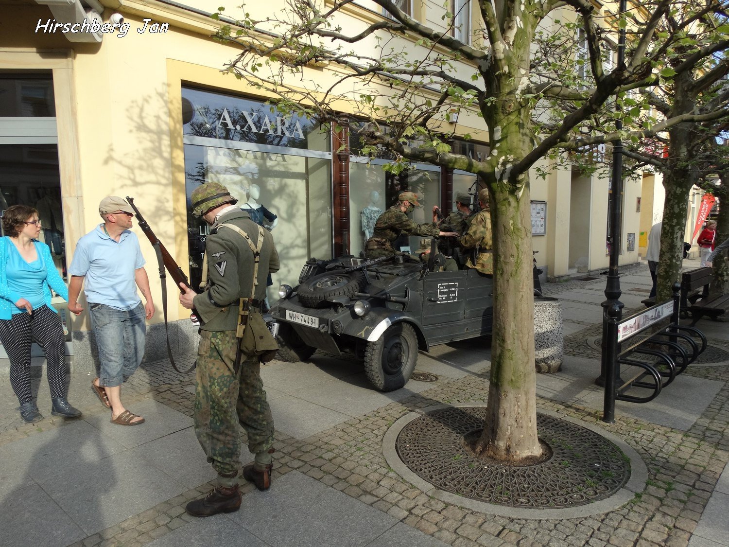podziwiali-inscenizacje-wojenne-i-podziemia-foto-74871