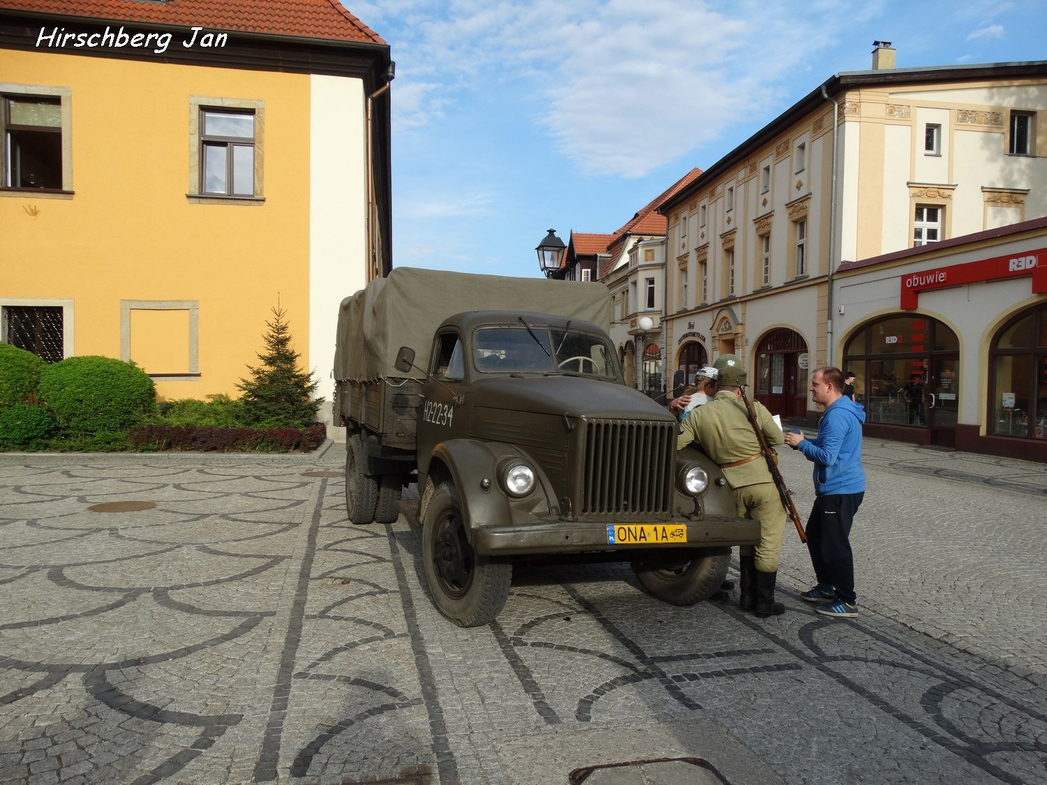 podziwiali-inscenizacje-wojenne-i-podziemia-foto-74871