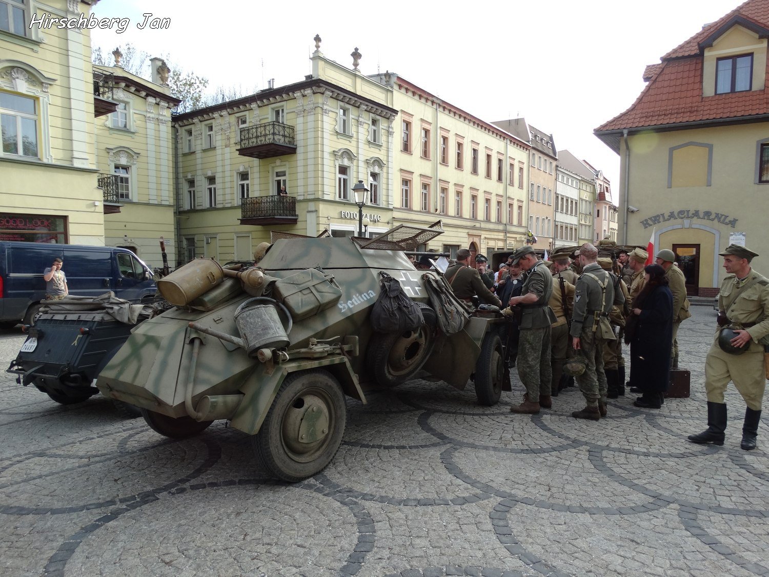 podziwiali-inscenizacje-wojenne-i-podziemia-foto-74871
