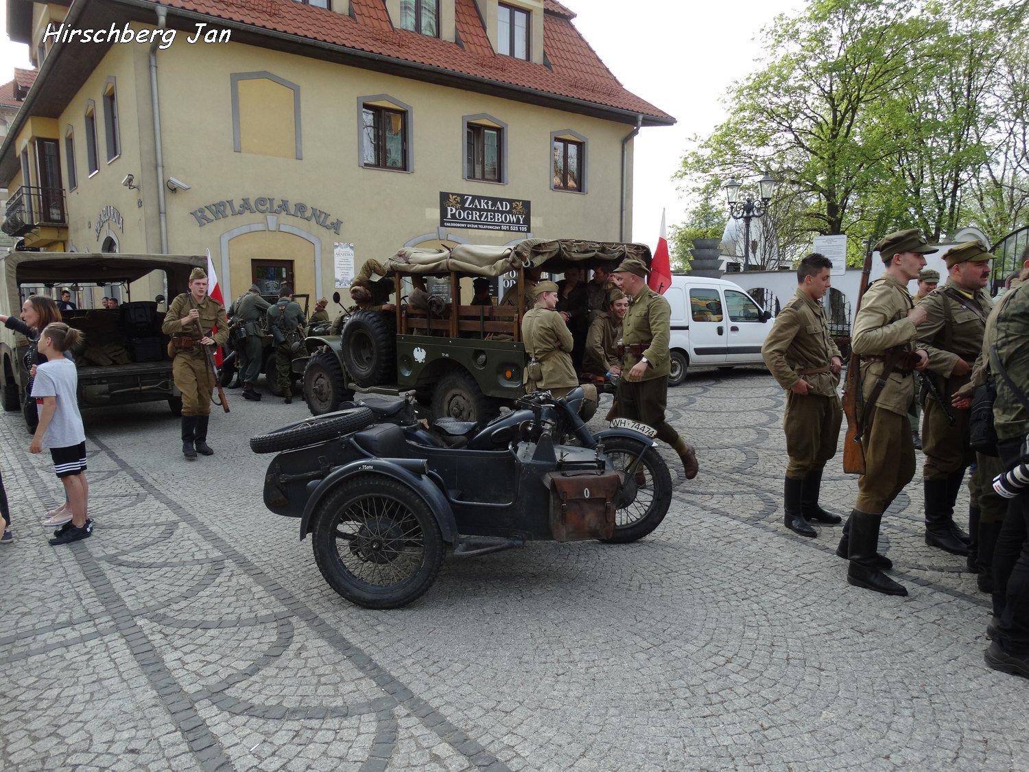 podziwiali-inscenizacje-wojenne-i-podziemia-foto-74871