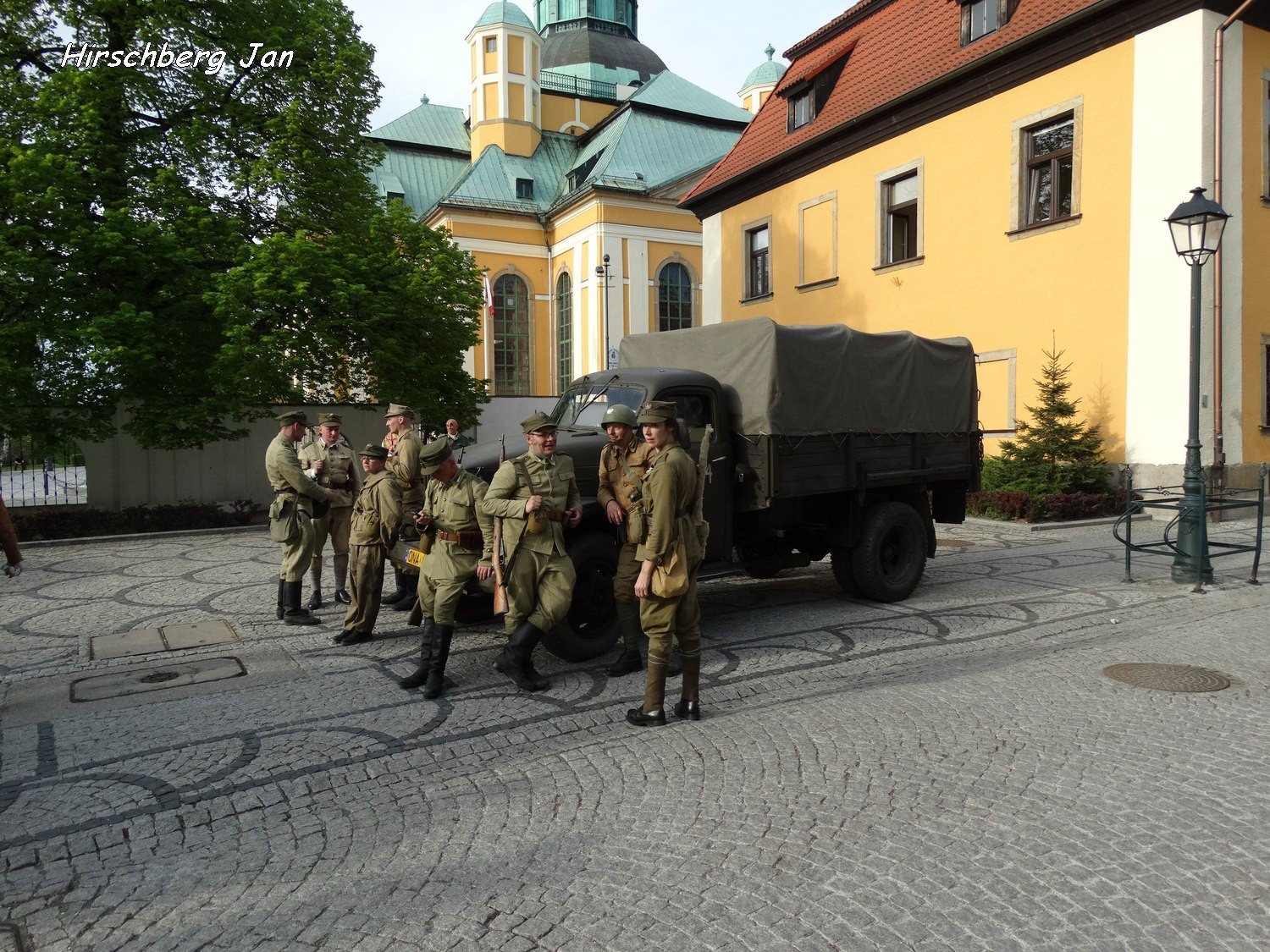 podziwiali-inscenizacje-wojenne-i-podziemia-foto-74871