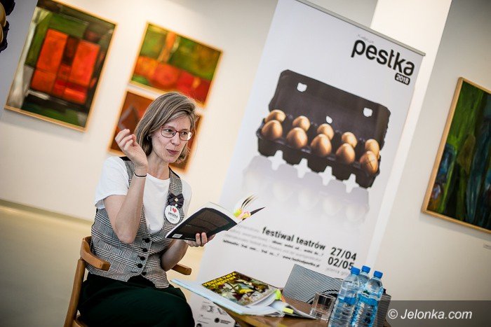 owacje-na-stojaco-trzeciego-dnia-pestki-foto-74878