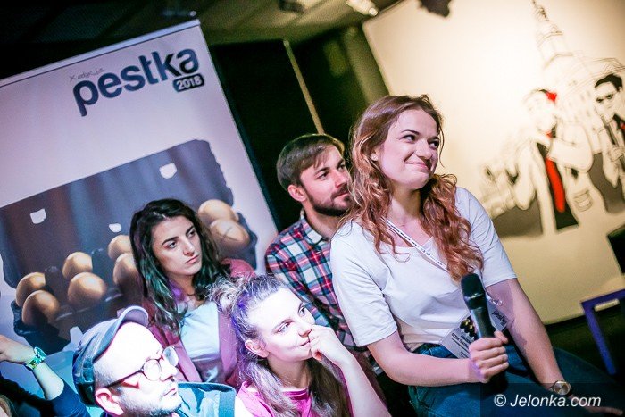 owacje-na-stojaco-trzeciego-dnia-pestki-foto-74878