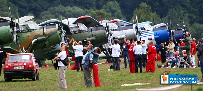 Dyrektor Aeroklubu Jacek Musiał prowadził imprezę.
