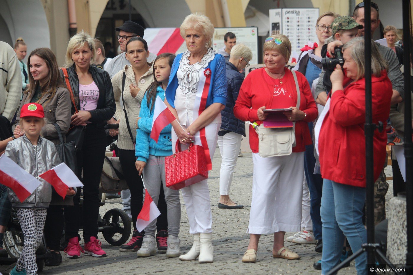 miasto-biaoczerwone-foto-74925