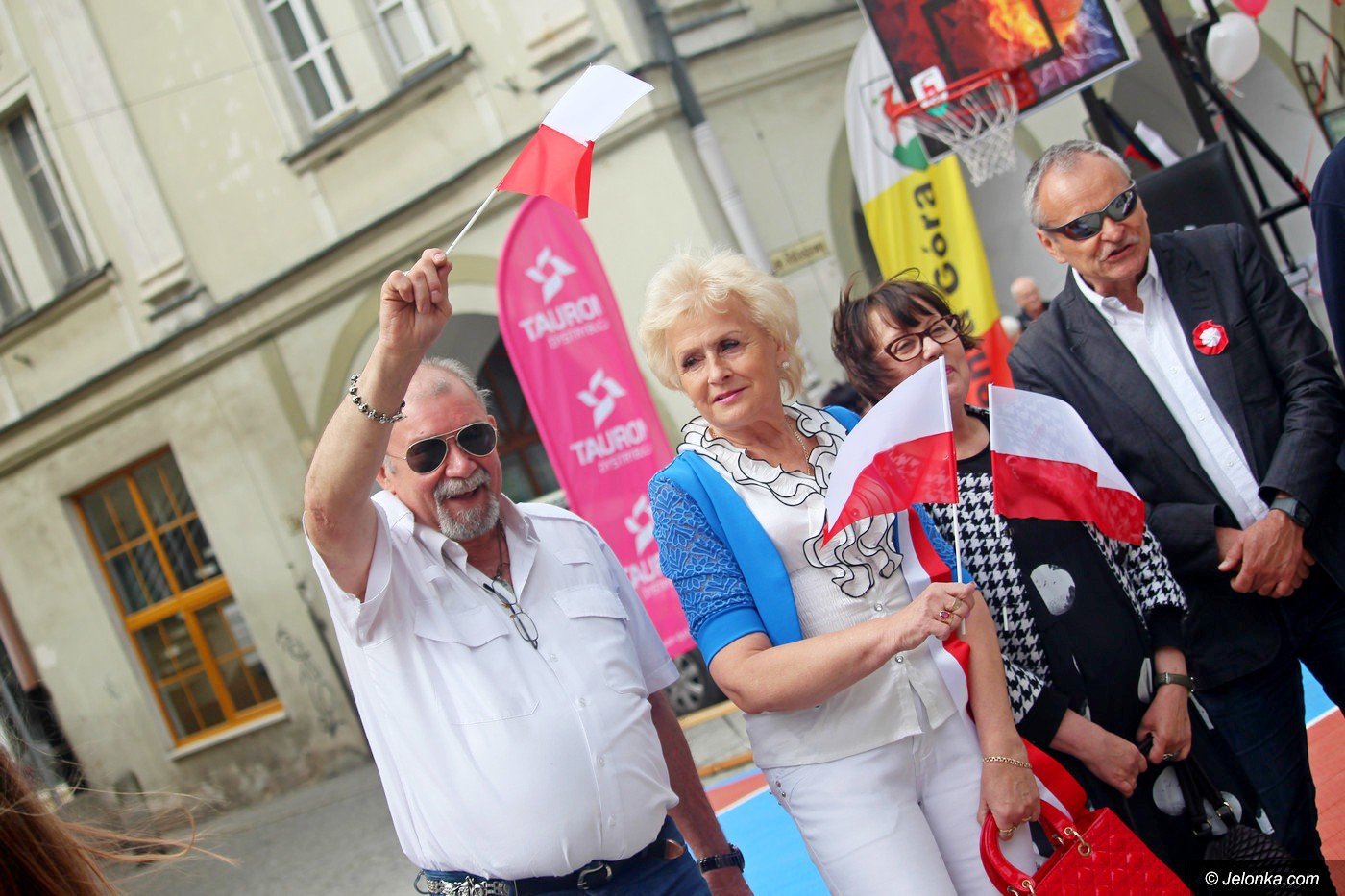 miasto-biaoczerwone-foto-74925