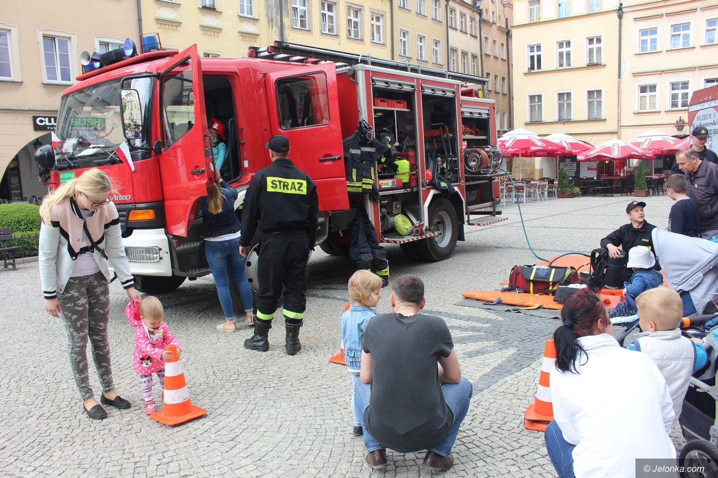 miasto-biaoczerwone-foto-74925
