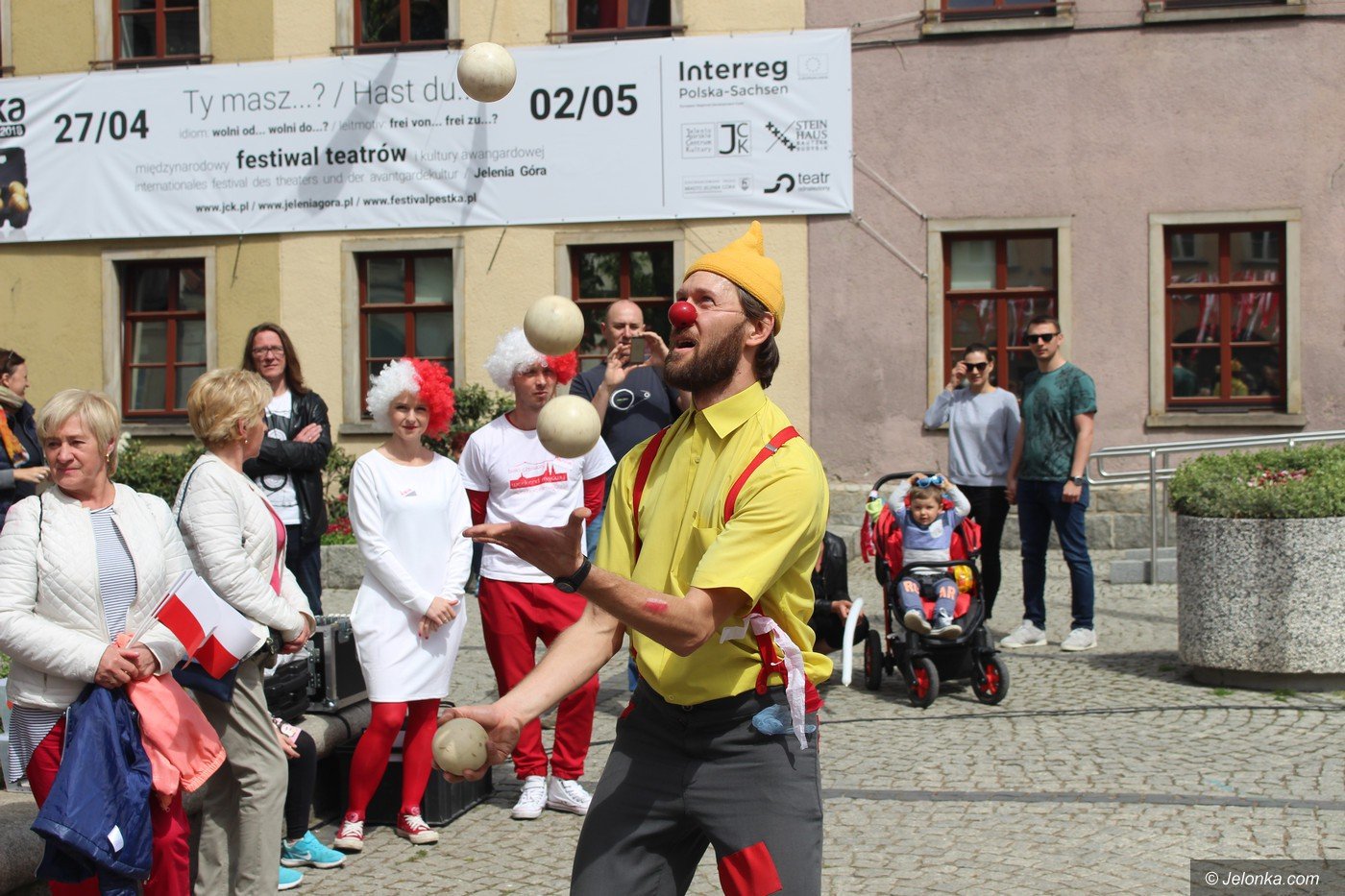 miasto-biaoczerwone-foto-74925