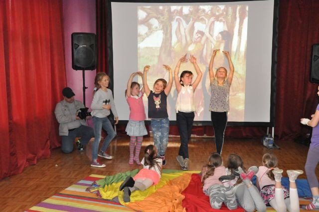 wiosenne-tance-w-kregu-foto-74938