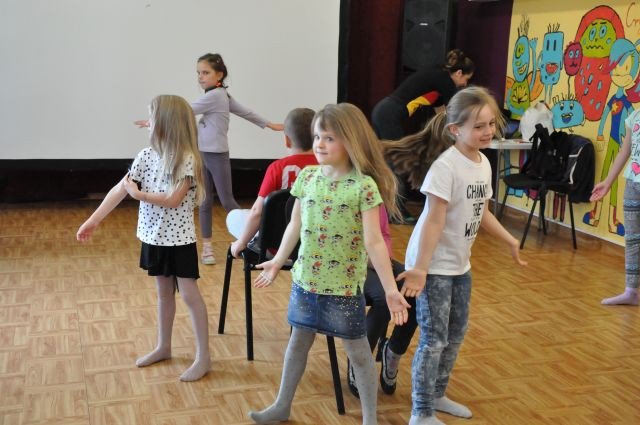 wiosenne-tance-w-kregu-foto-74938