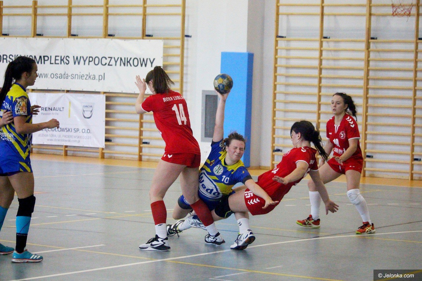 zacieta-walka-o-pofinay-foto-74957