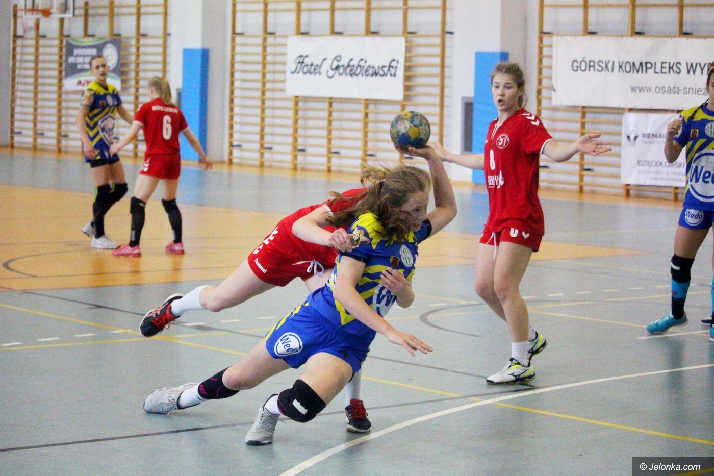 zacieta-walka-o-pofinay-foto-74957