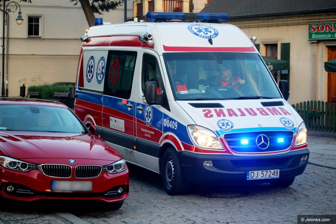 z-nozem-na-matke-i-policjantow-foto-74959