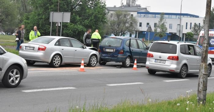 zderzenie-trzech-aut-foto-75059