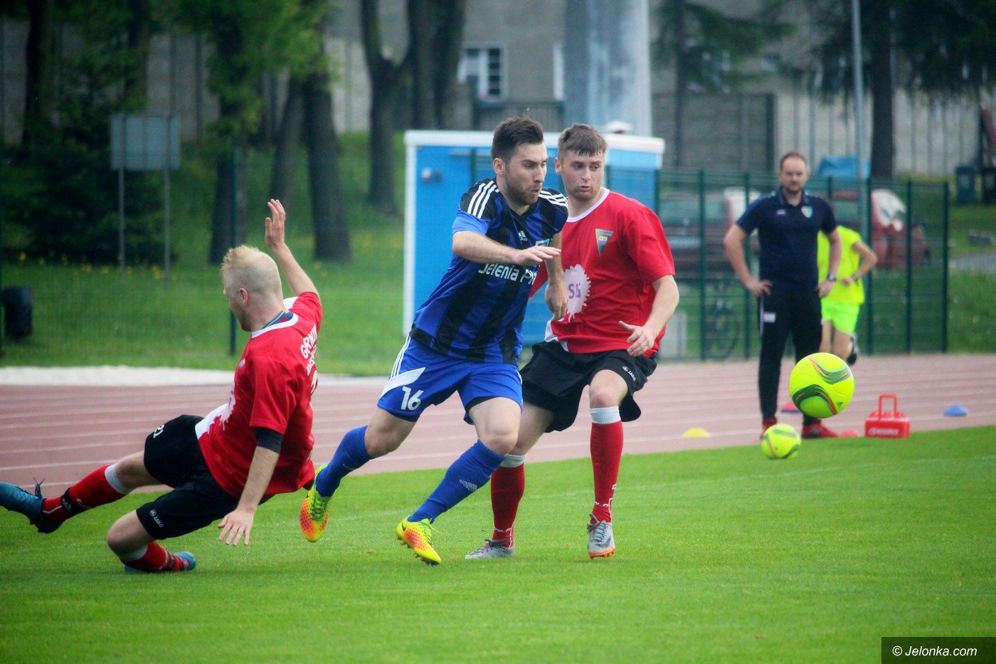 bez-bramek-przy-zotniczej-foto-75082