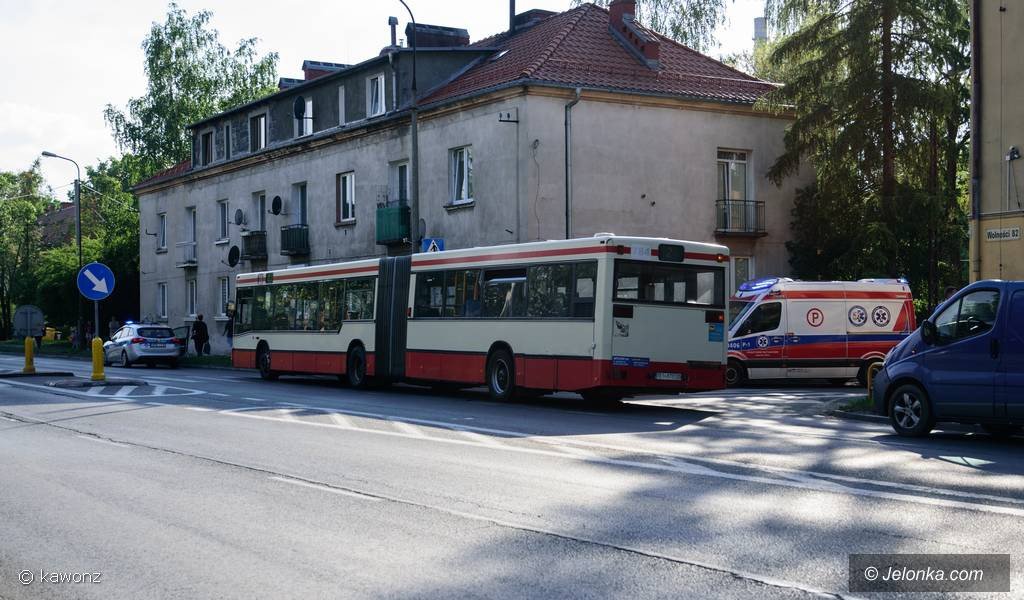 autobus-potraci-pieszego-na-pasach-foto-75107
