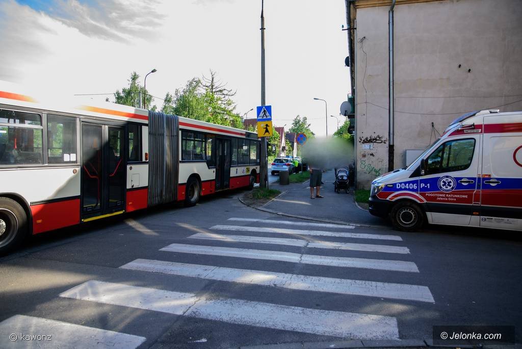 autobus-potraci-pieszego-na-pasach-foto-75107