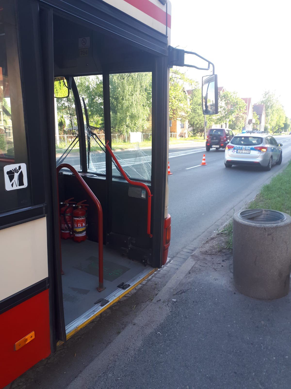 autobus-potraci-pieszego-na-pasach-foto-75107