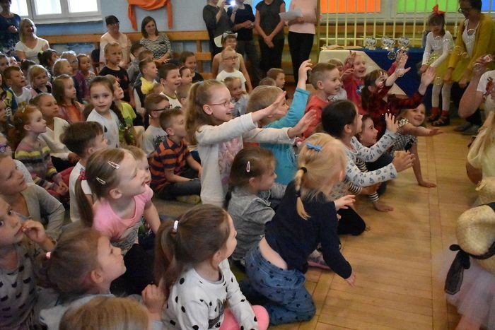 lekcja-integracji-na-scenie-okraglaczka-foto-video-75178
