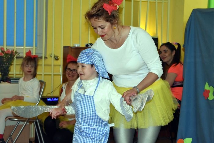 lekcja-integracji-na-scenie-okraglaczka-foto-video-75178