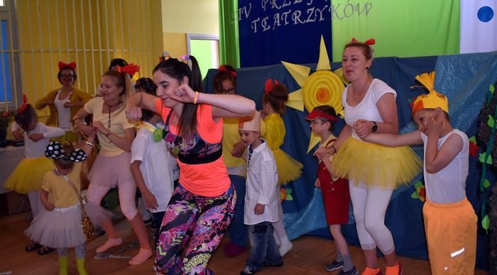 lekcja-integracji-na-scenie-okraglaczka-foto-video-75178