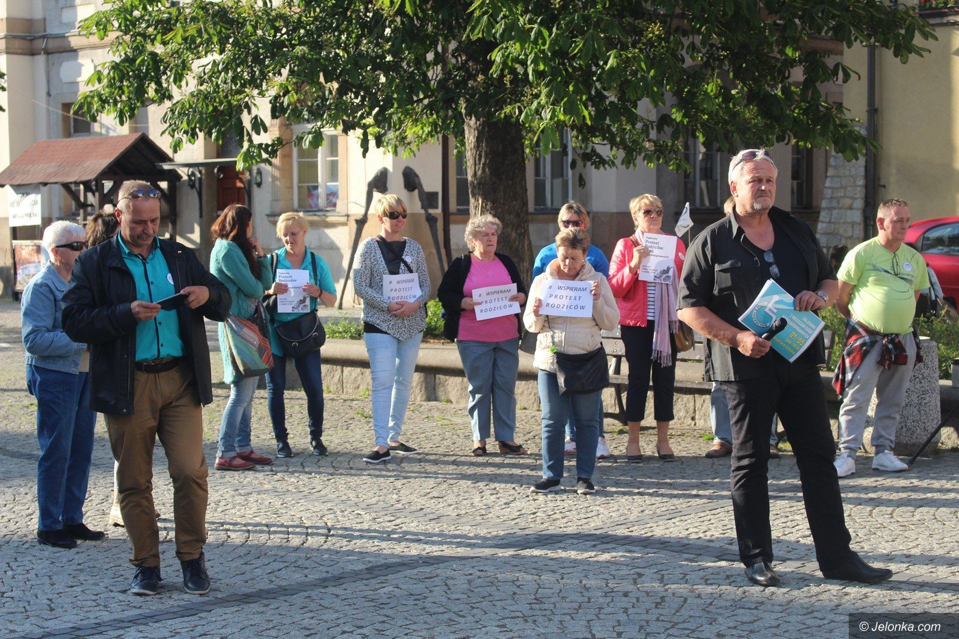 wspieraja-protest-rodzicow-foto-75245