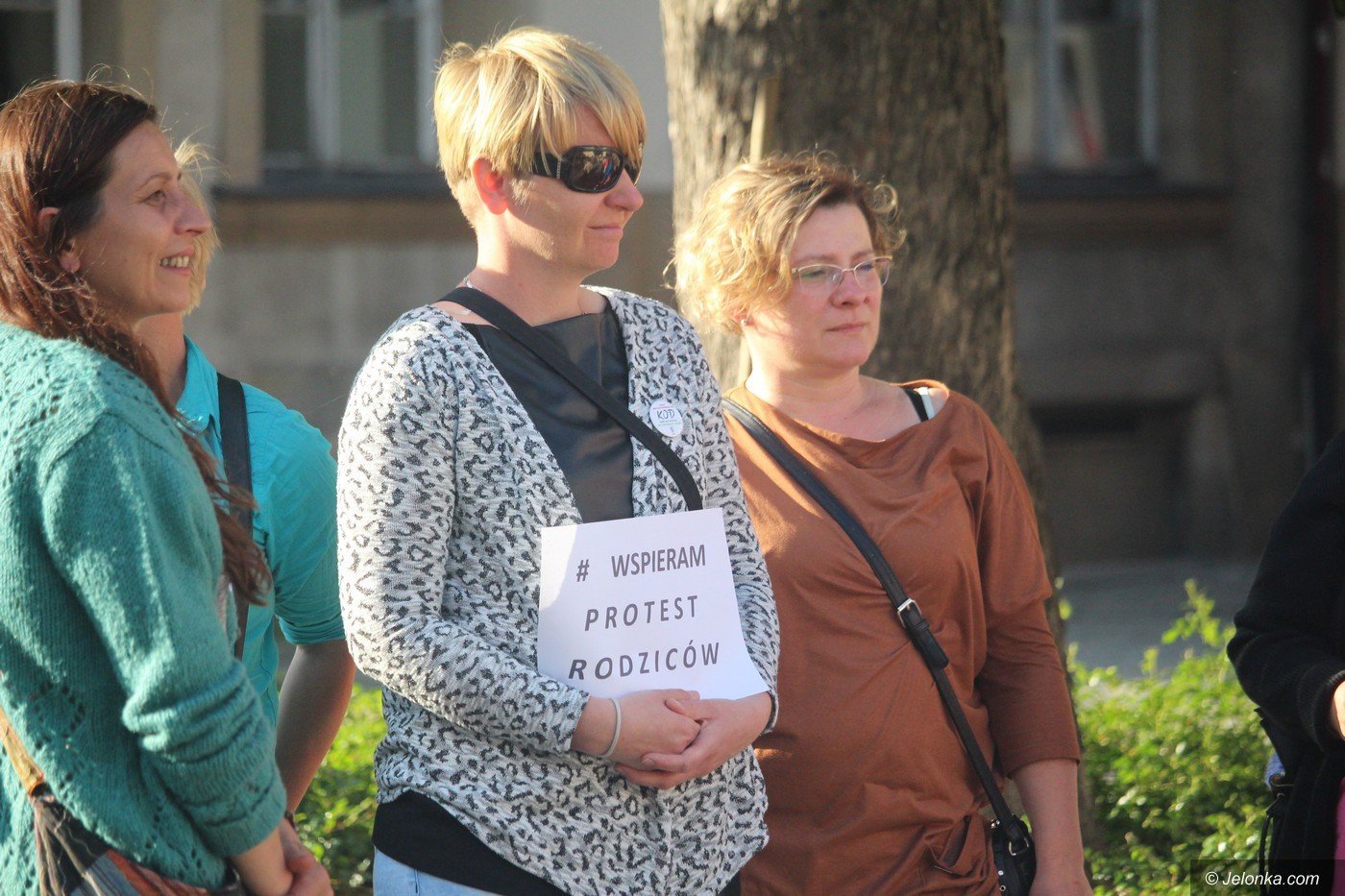 wspieraja-protest-rodzicow-foto-75245