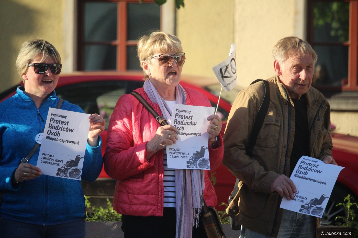 wspieraja-protest-rodzicow-foto-75245