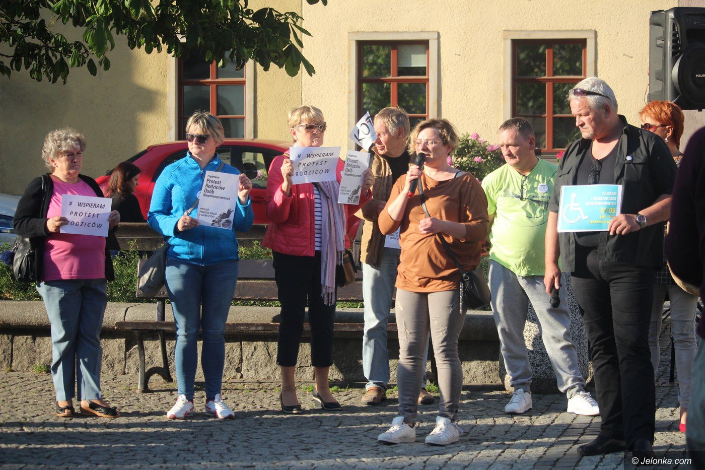 wspieraja-protest-rodzicow-foto-75245