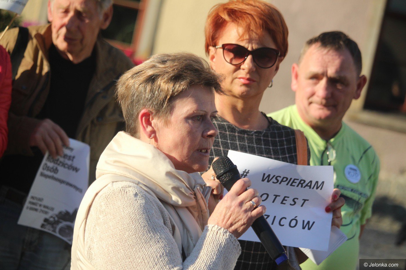 wspieraja-protest-rodzicow-foto-75245