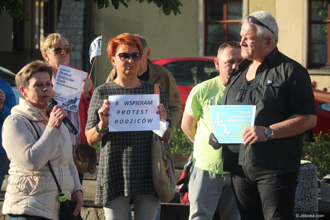 wspieraja-protest-rodzicow-foto-75245