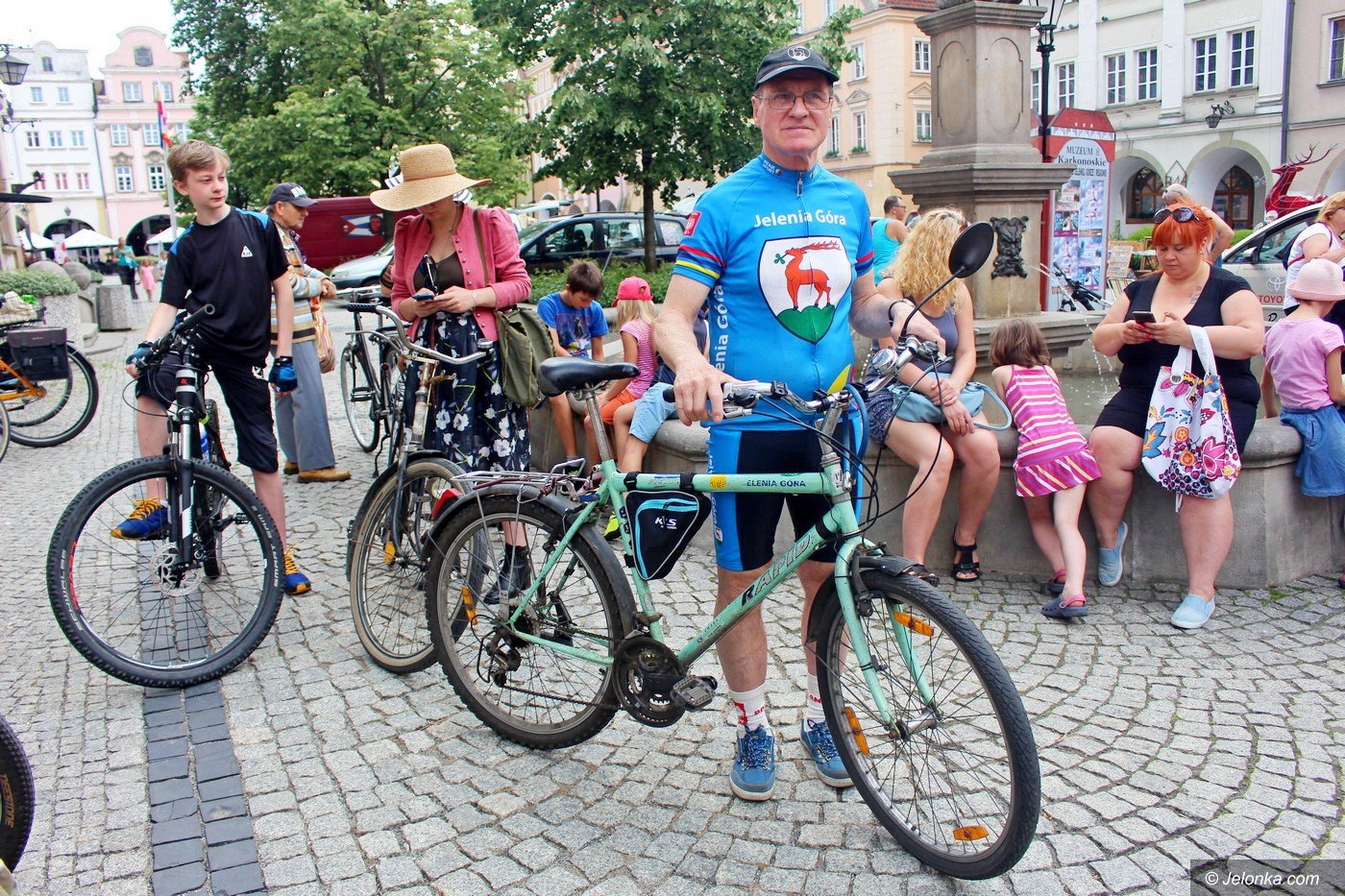 rowerowa-parada-retro-foto-75360