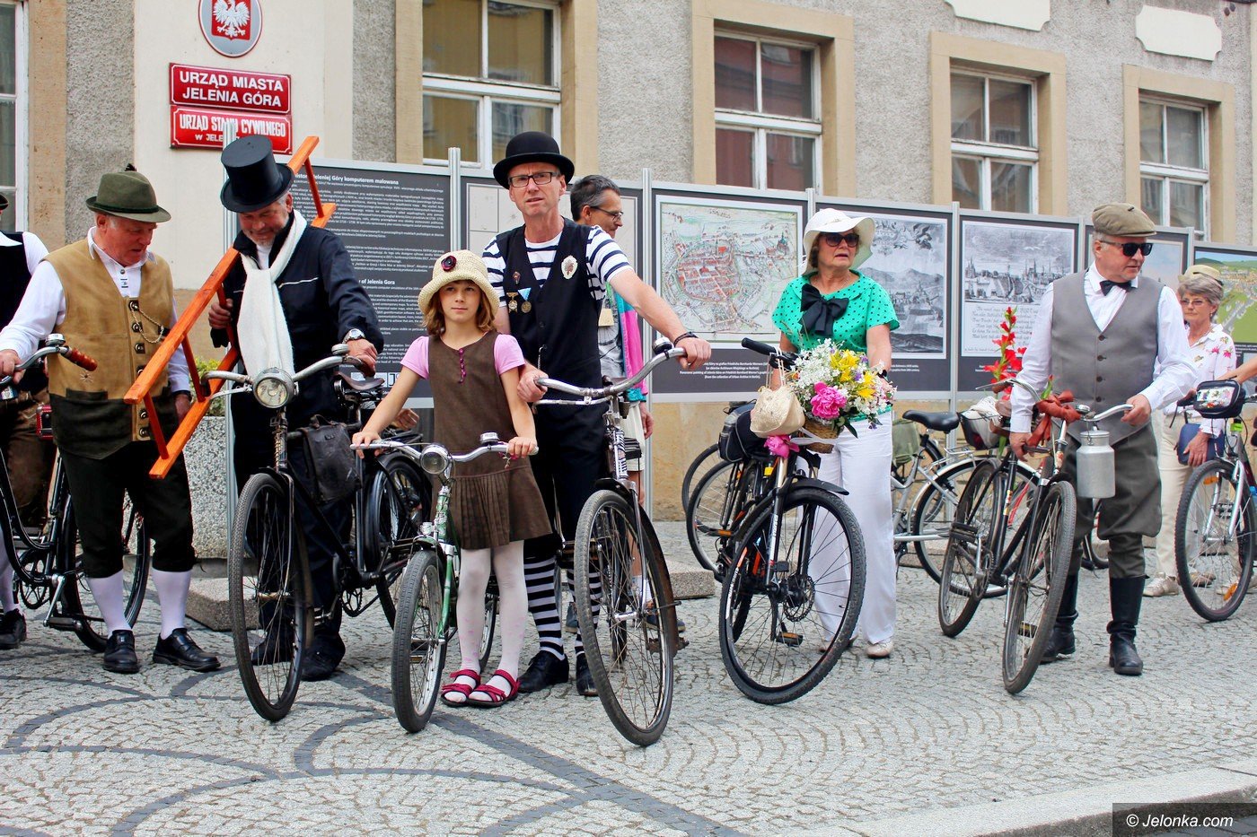 rowerowa-parada-retro-foto-75360