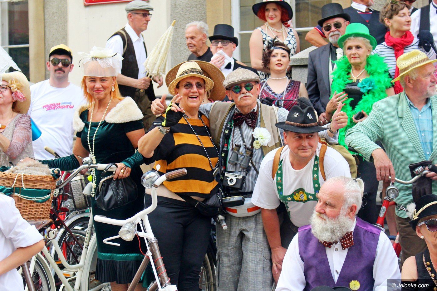 rowerowa-parada-retro-foto-75360