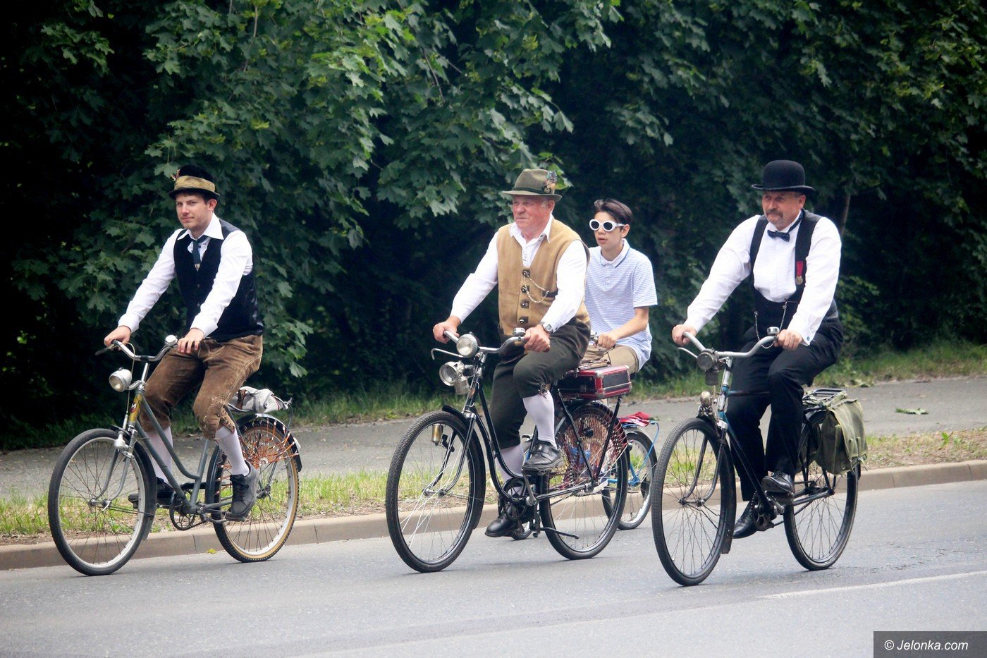 rowerowa-parada-retro-foto-75360