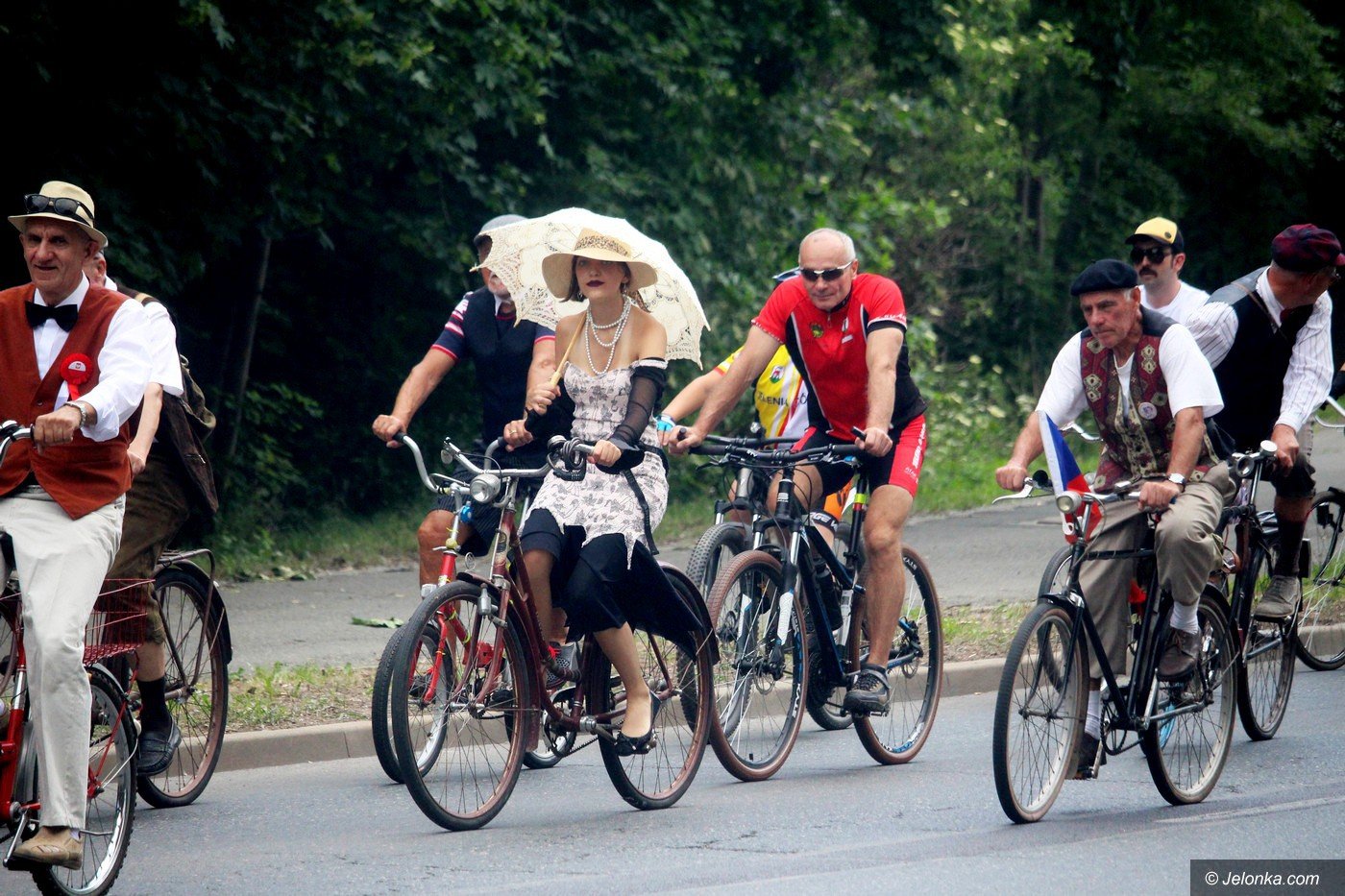 rowerowa-parada-retro-foto-75360