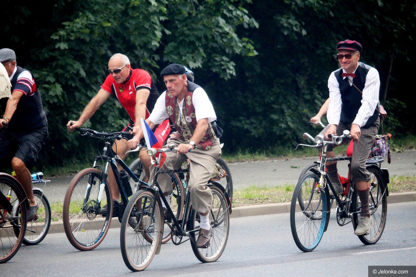 rowerowa-parada-retro-foto-75360