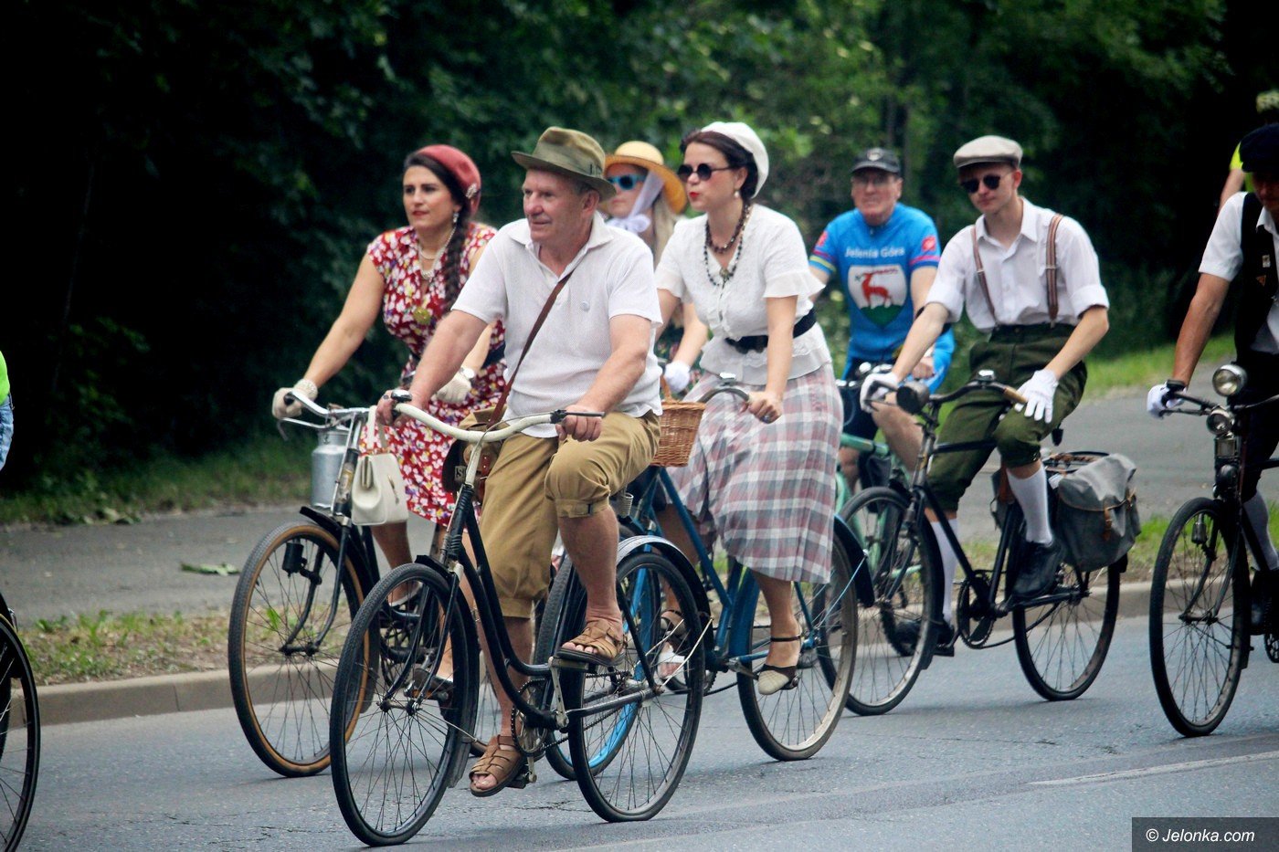 rowerowa-parada-retro-foto-75360