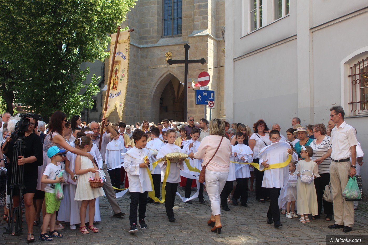 wierni-uczcili-boze-ciao-75430